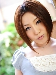 Hot Hiromi Tominaga loves posing