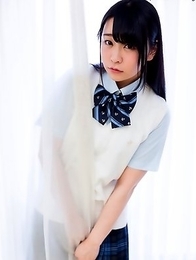 Cute japan schoolgirl Minano Ai showing her ass