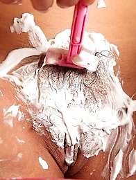 Sexy Num Lee Hairless Pussy