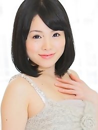 Akina Tokunaga
