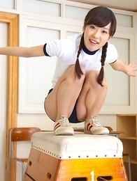 Kana Yuuki with sexy pigtails is very willing for sports