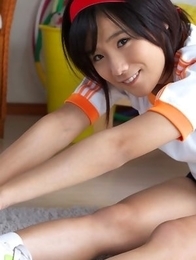 Japan teen Yuzuki Hashimoto does gym exercises and enjoys ice cream Japan teen Yuzuki Hashimoto does gym exercises and enjoys ice cream