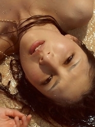 Neo babe with hot curves comes from water like a goddess Neo babe with hot curves comes from water like a goddess