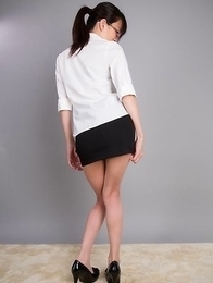Heels-wearing ponytailed beauty Ayaka Mikami shows that hole on camera Heels-wearing ponytailed beauty Ayaka Mikami shows that hole on camera