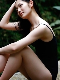 Airi Suzuki walks on favorite streets exposing her curves