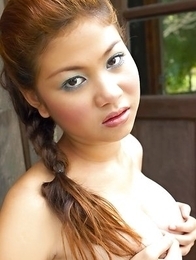 Amanda Wend looks absolutely adorable at her photo shoot. Amanda Wend looks absolutely adorable at her photo shoot.