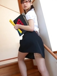 Kana Yuuki shows cunt in panty under skirt at the office